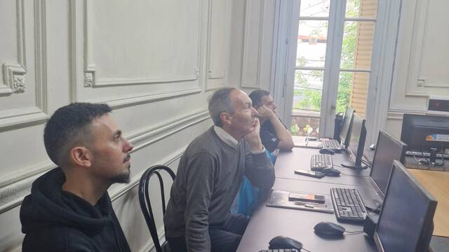 Estudiantes en el aula de informática del CFP 29°