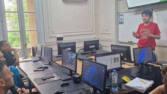 Clase de diseño de páginas web en el CFP 29°